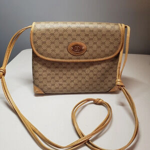 Authenticated Gucci Vintage GG supreme Canvas Mini Cross Body Bag.